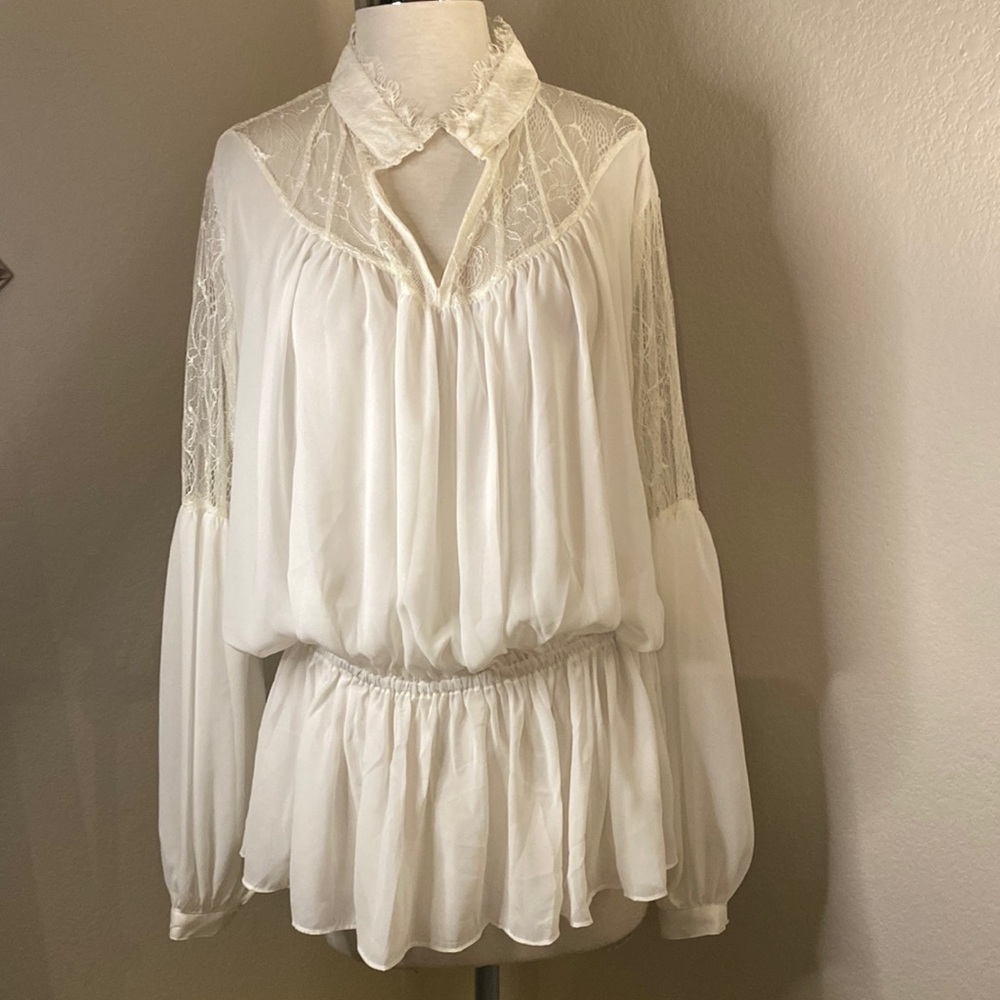 La Bellum Hillary Scott Lace Ivory long sleeve size Large